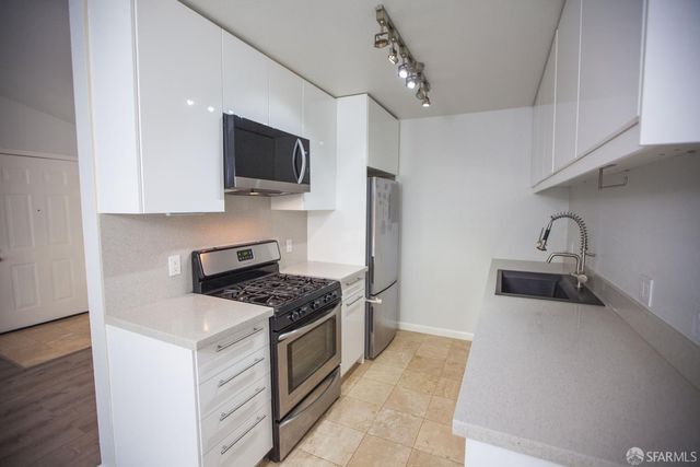 1010 San Antonio Circle 324, Daly City, CA 94014