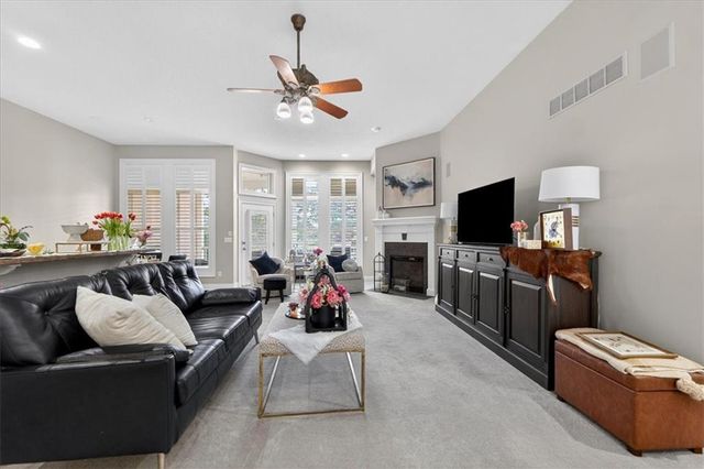 6915 W 129th Place, Overland Park, KS 66209