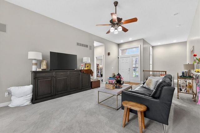 6915 W 129th Place, Overland Park, KS 66209