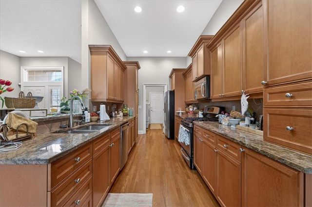 6915 W 129th Place, Overland Park, KS 66209