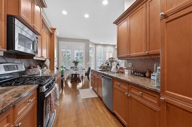 6915 W 129th Place, Overland Park, KS 66209