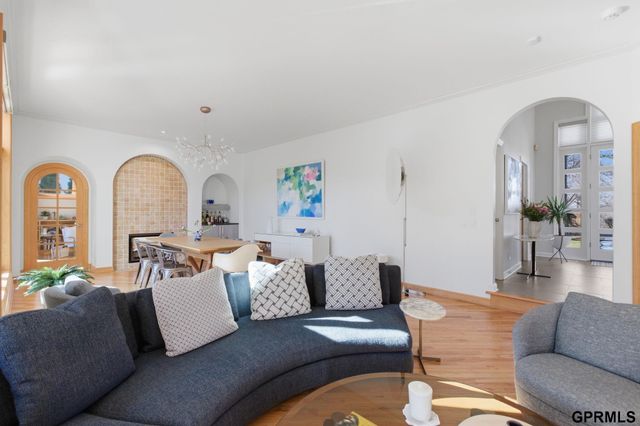 5911 S 119 Plaza, Omaha, NE 68137