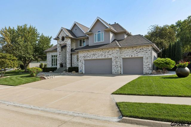 5911 S 119 Plaza, Omaha, NE 68137