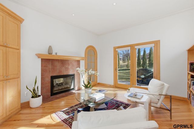 5911 S 119 Plaza, Omaha, NE 68137