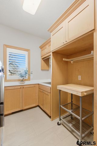 5911 S 119 Plaza, Omaha, NE 68137