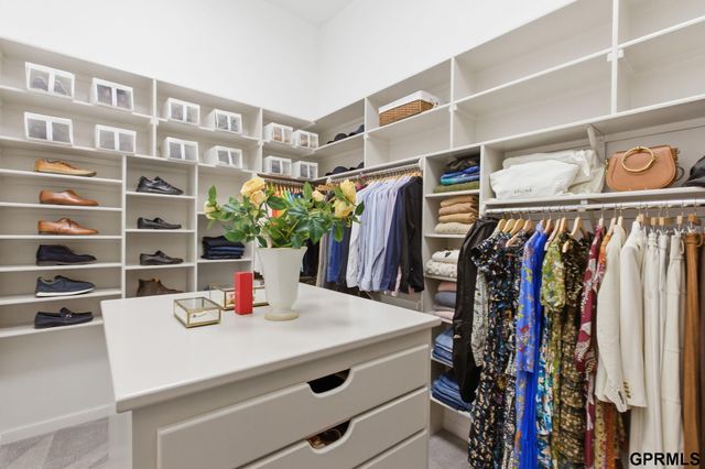 5911 S 119 Plaza, Omaha, NE 68137