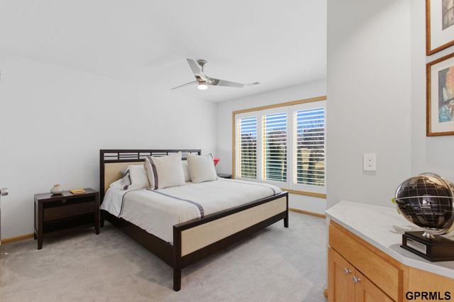 5911 S 119 Plaza, Omaha, NE 68137