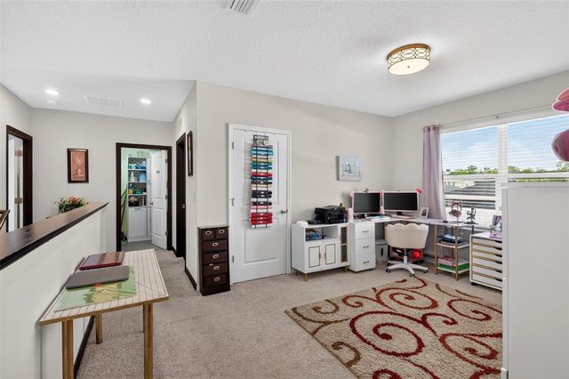 7043 SILVERADO RANCH BOULEVARD, Zephyrhills, FL 33541