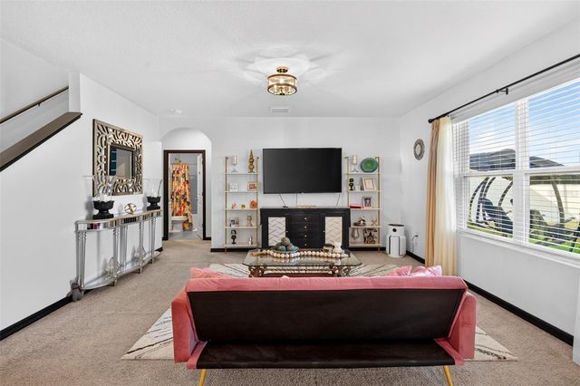 7043 SILVERADO RANCH BOULEVARD, Zephyrhills, FL 33541
