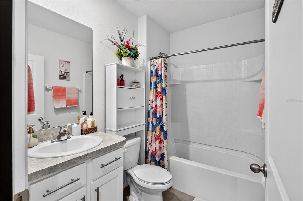Image 36 of property listing at 7043 SILVERADO RANCH BOULEVARD, Zephyrhills, FL 33541