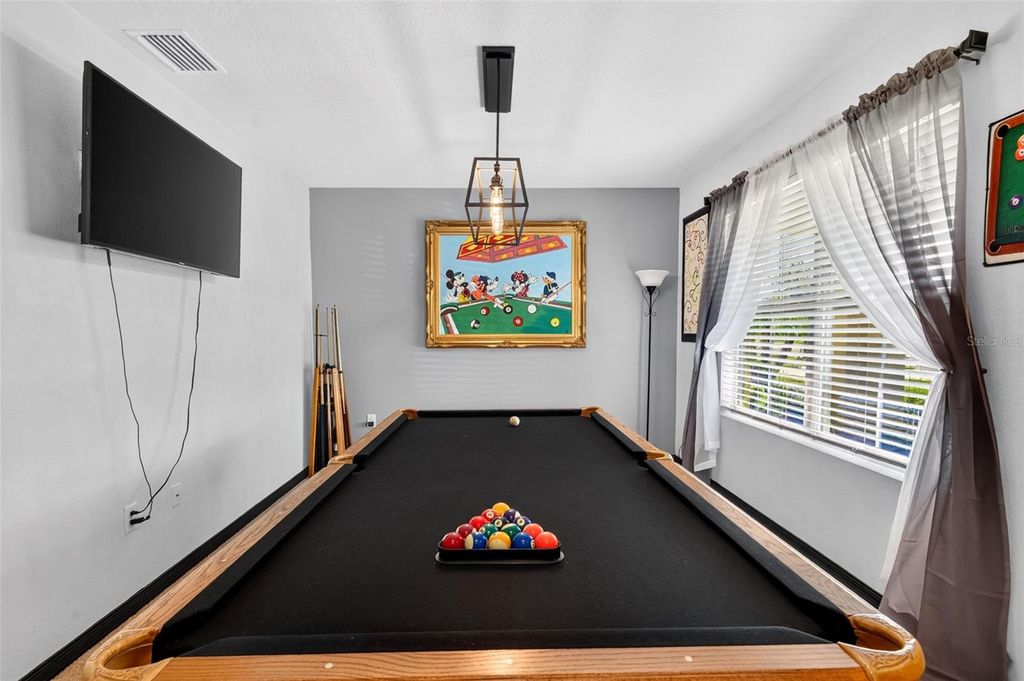 Image 5 of property listing at 7043 SILVERADO RANCH BOULEVARD, Zephyrhills, FL 33541