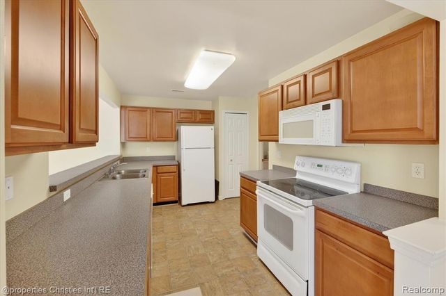 16773 Carriage Way, Northville, MI 48168
