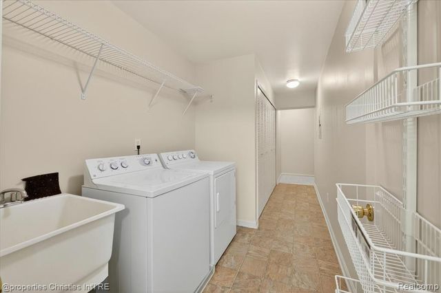 16773 Carriage Way, Northville, MI 48168