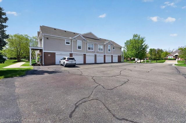 16773 Carriage Way, Northville, MI 48168