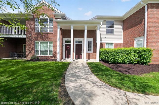 16773 Carriage Way, Northville, MI 48168