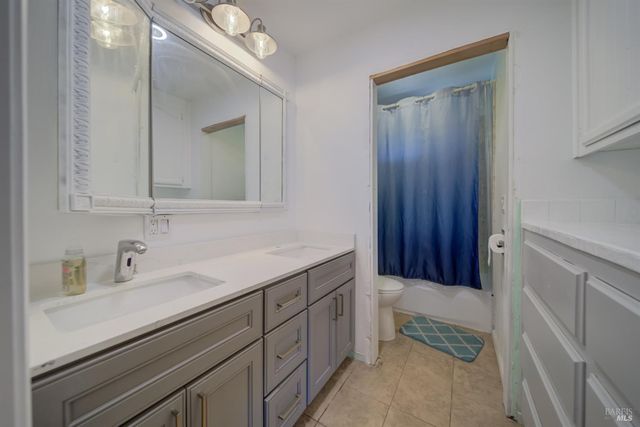 1135 Rimrock Dr, Napa, CA 94558