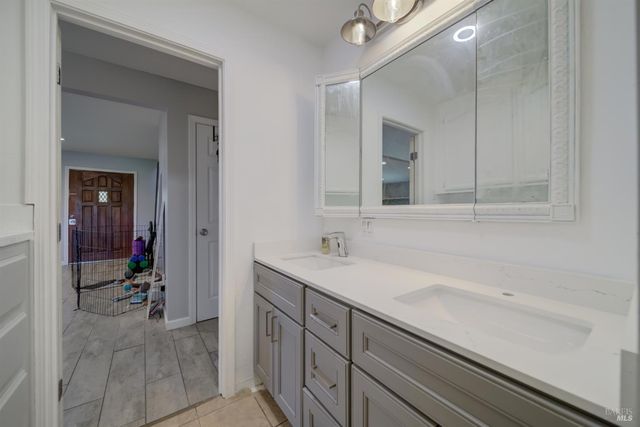 1135 Rimrock Dr, Napa, CA 94558