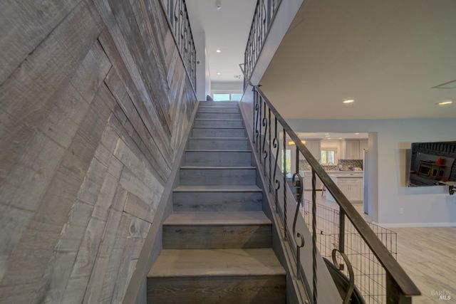 1135 Rimrock Dr, Napa, CA 94558