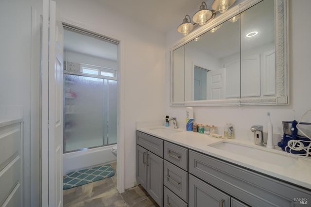 1135 Rimrock Dr, Napa, CA 94558