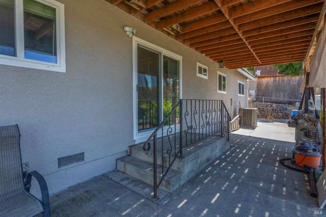 1135 Rimrock Dr, Napa, CA 94558