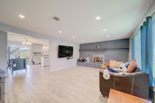 1135 Rimrock Dr, Napa, CA 94558