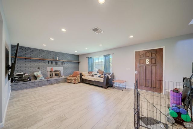 1135 Rimrock Dr, Napa, CA 94558