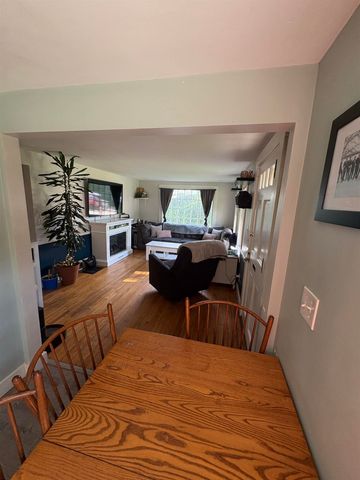15 Hull Avenue, Dover, NH 03820