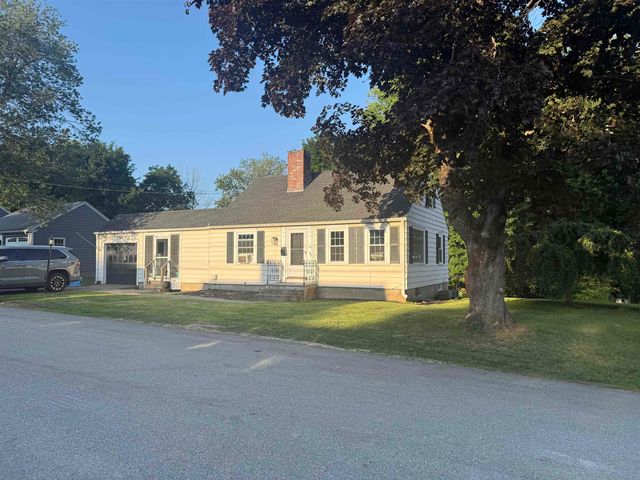 15 Hull Avenue, Dover, NH 03820