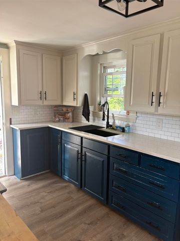 15 Hull Avenue, Dover, NH 03820
