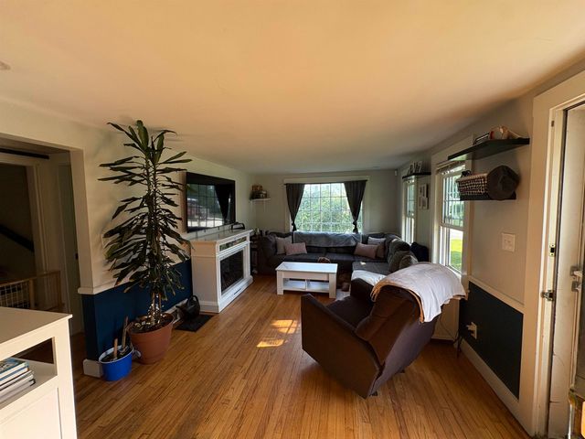 15 Hull Avenue, Dover, NH 03820