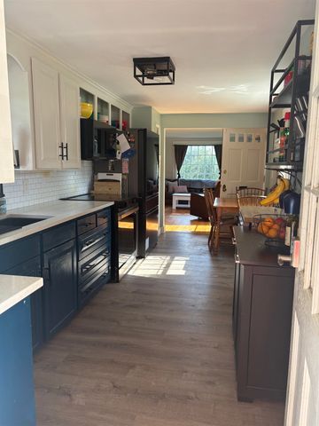 15 Hull Avenue, Dover, NH 03820