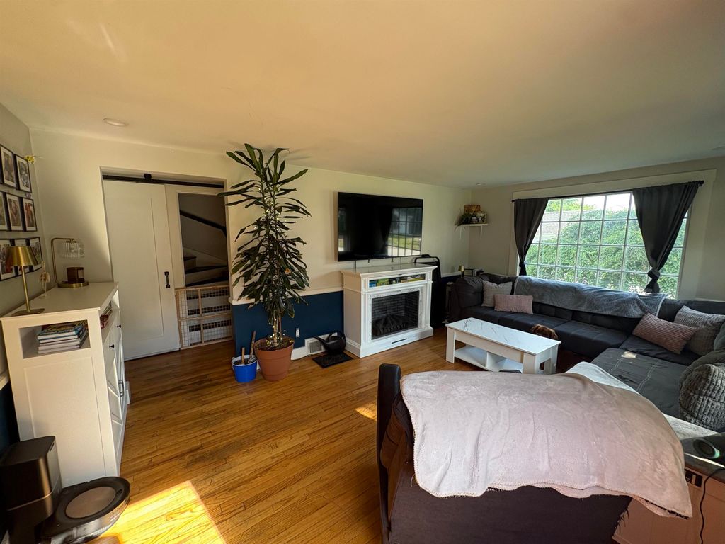 15 Hull Avenue, Dover, NH 03820