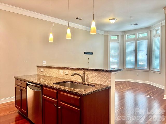 2810 Selwyn Avenue 111, Charlotte, NC 28209