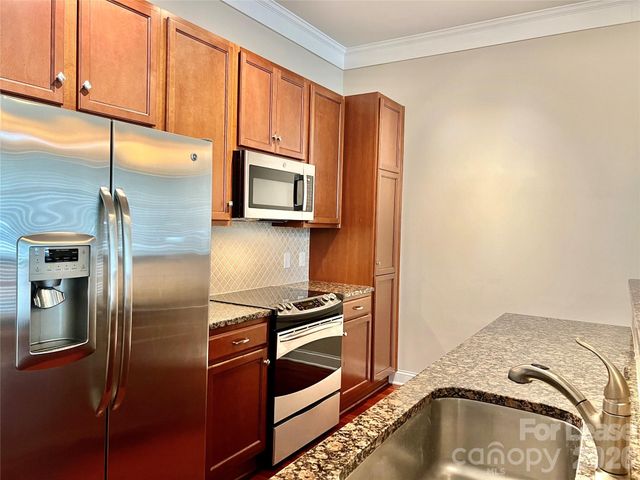 2810 Selwyn Avenue 111, Charlotte, NC 28209