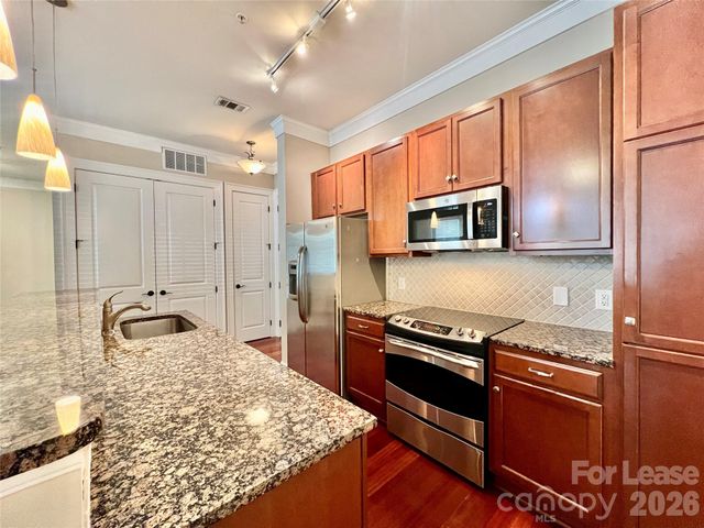 2810 Selwyn Avenue 111, Charlotte, NC 28209