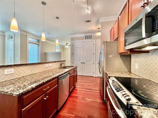 2810 Selwyn Avenue 111, Charlotte, NC 28209