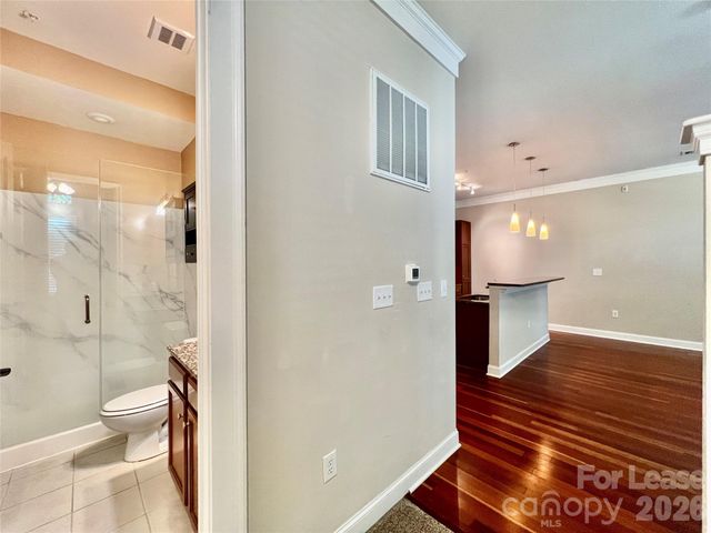 2810 Selwyn Avenue 111, Charlotte, NC 28209