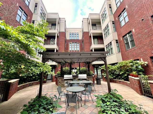 2810 Selwyn Avenue 111, Charlotte, NC 28209