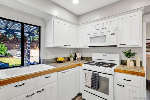 39821 Wild fFlower, Murrieta, CA 92563