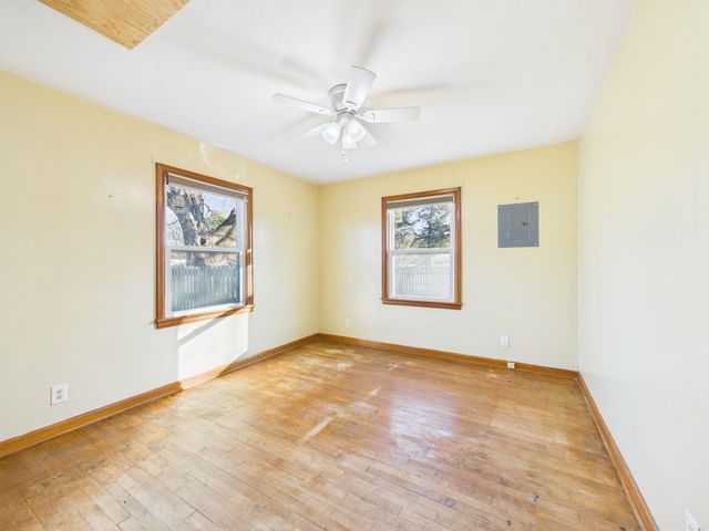 215 E Kelly Ave, Augusta, KS 67010