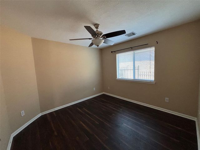 10715 Lyndon Meadows Drive, Houston, TX 77095