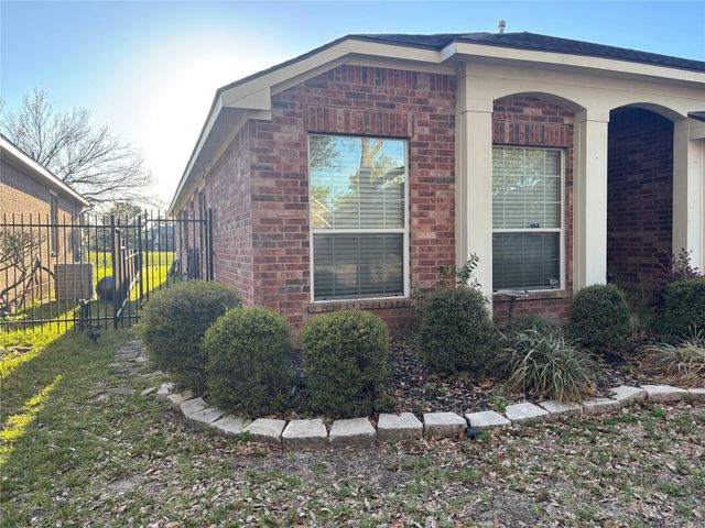 10715 Lyndon Meadows Drive, Houston, TX 77095