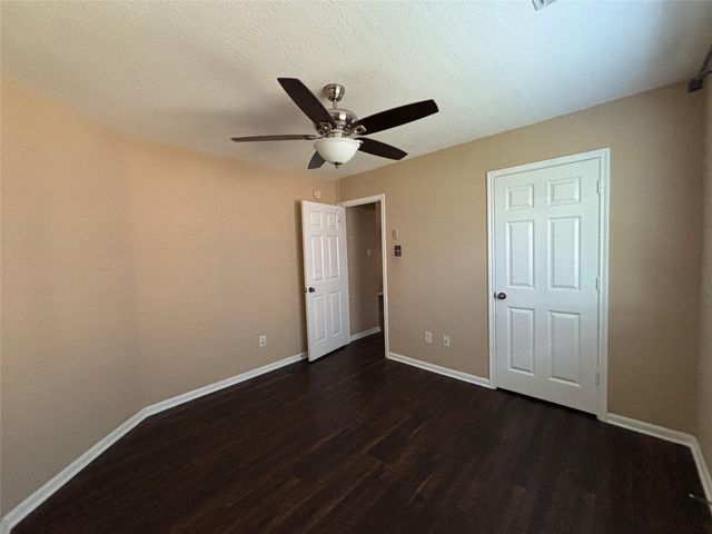 10715 Lyndon Meadows Drive, Houston, TX 77095