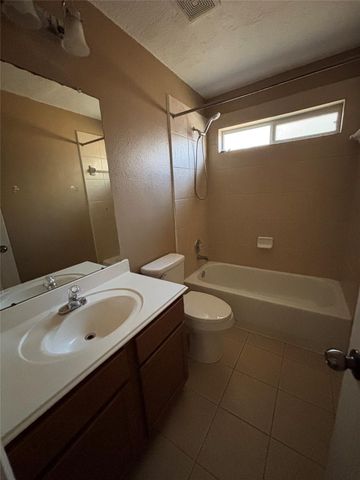 10715 Lyndon Meadows Drive, Houston, TX 77095