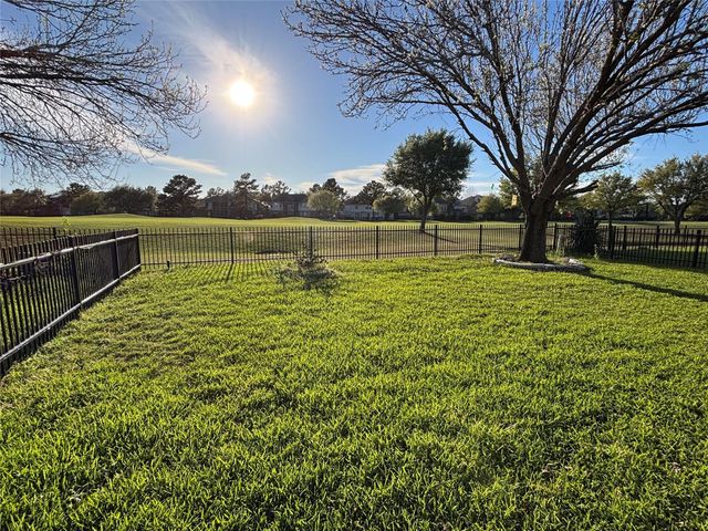 10715 Lyndon Meadows Drive, Houston, TX 77095