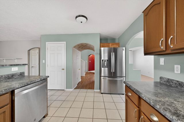 8215 Nerisa Court SW, Albuquerque, NM 87121