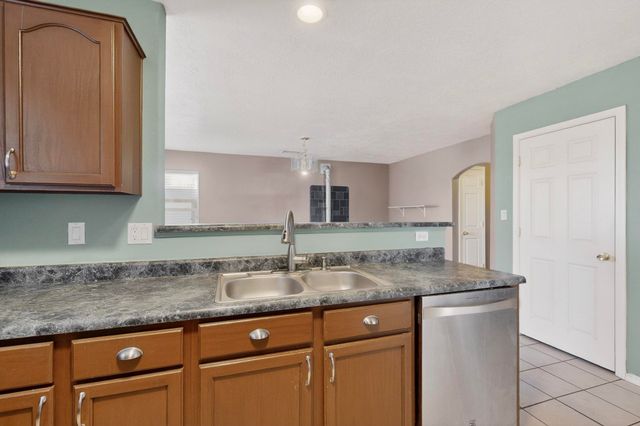 8215 Nerisa Court SW, Albuquerque, NM 87121