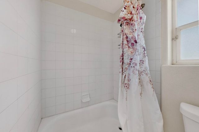 8215 Nerisa Court SW, Albuquerque, NM 87121