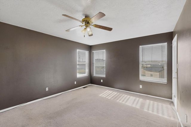 8215 Nerisa Court SW, Albuquerque, NM 87121