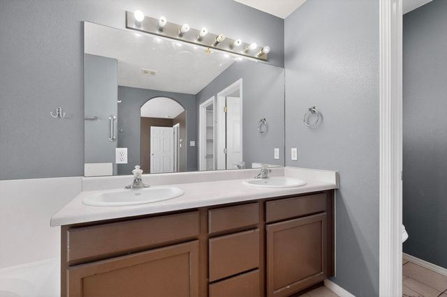 8215 Nerisa Court SW, Albuquerque, NM 87121